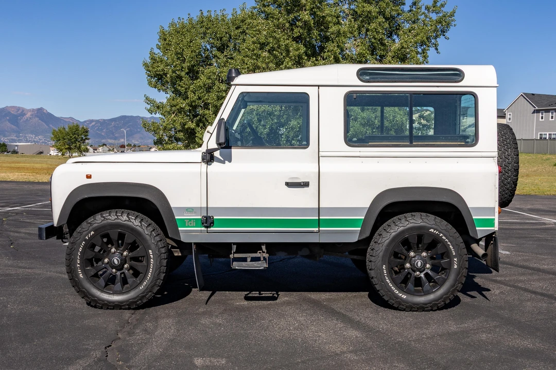 1996 Land Rover Defender 90 - Image 6 of 31