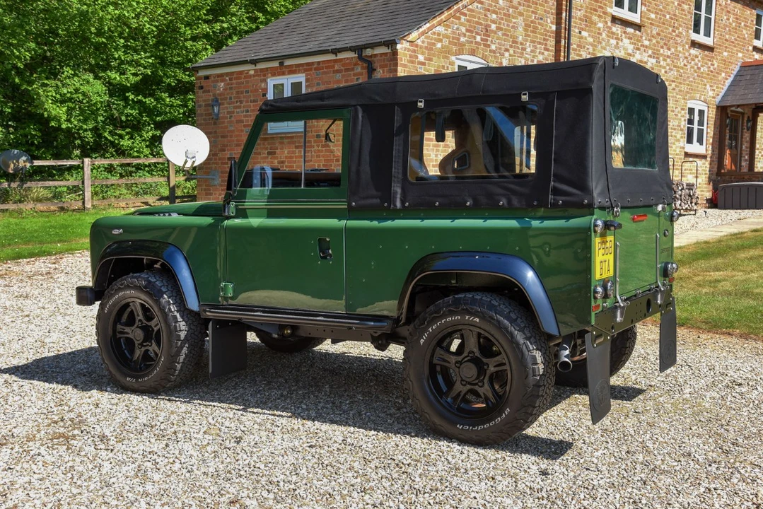 1996 Land Rover Defender 90 - Image 8 of 30