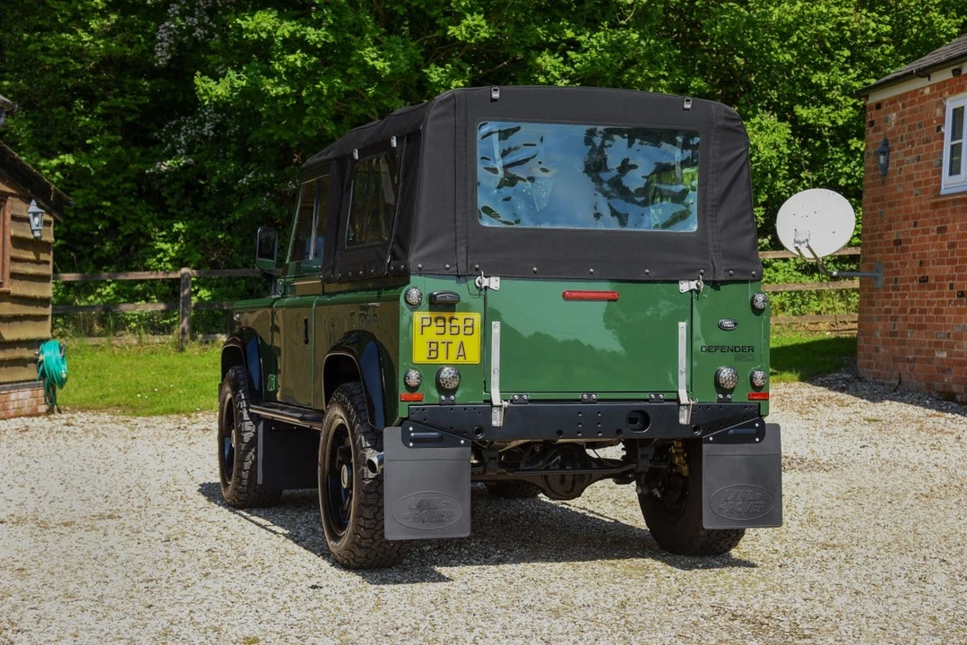 1996 Land Rover Defender 90 - Image 6 of 30