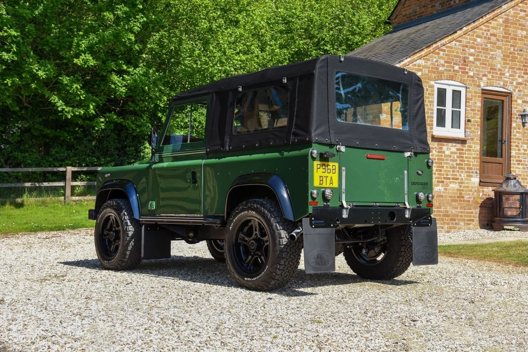 1996 Land Rover Defender 90 - Image 10 of 30
