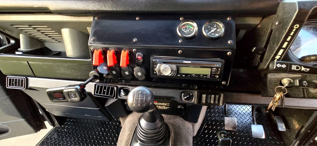 1996 Land Rover Defender 90 - Image 6 of 17