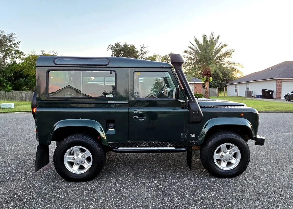 1996 Land Rover Defender 90 - Image 3 of 17