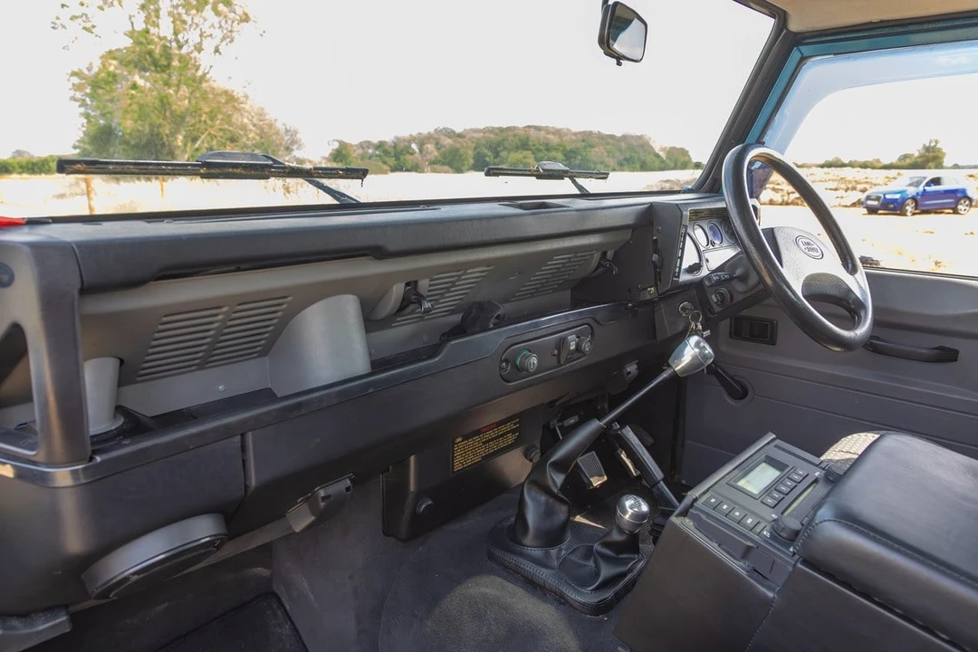 1996 Land Rover Defender 90 - Image 25 of 30