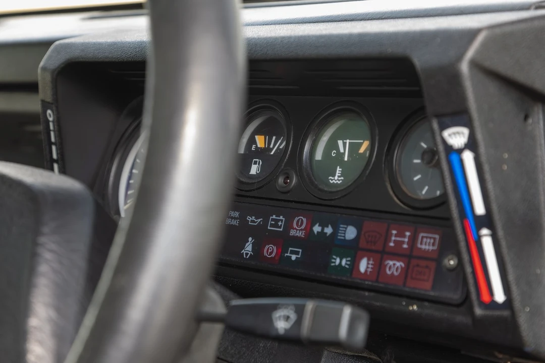 1996 Land Rover Defender 90 - Image 9 of 30