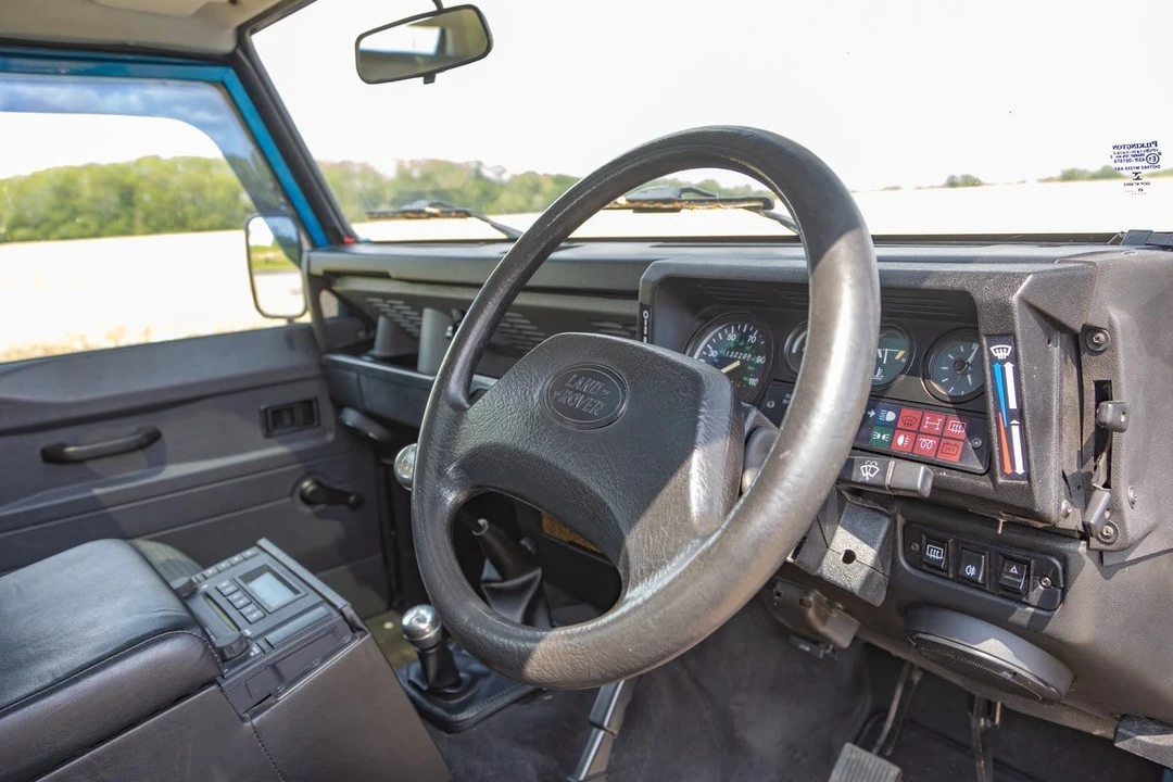 1996 Land Rover Defender 90 - Image 3 of 30