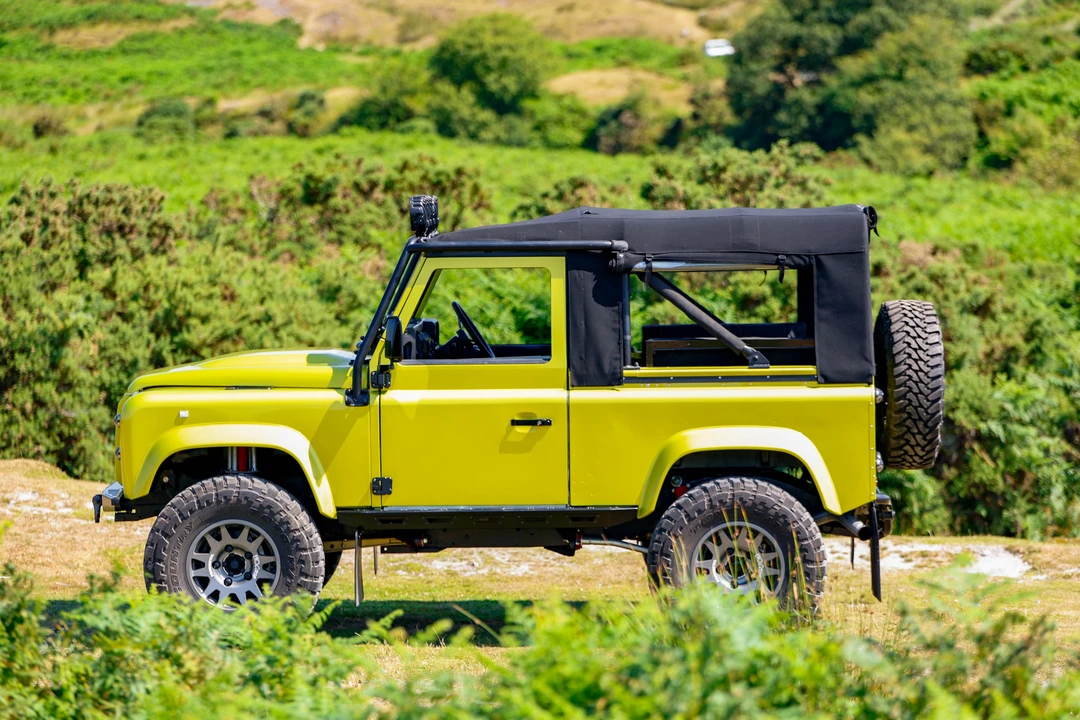 1996 Land Rover Defender 90 - Image 8 of 31