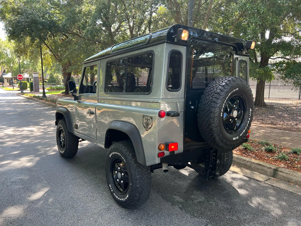1996 Land Rover Defender 90 - Image 9 of 31