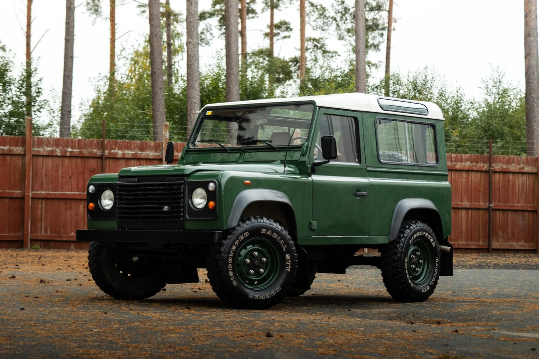 1996 Land Rover Defender 90 - Image 2 of 31