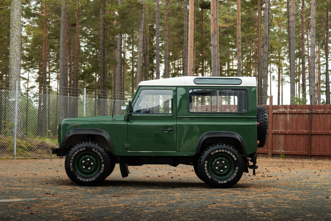 1996 Land Rover Defender 90 - Image 5 of 31