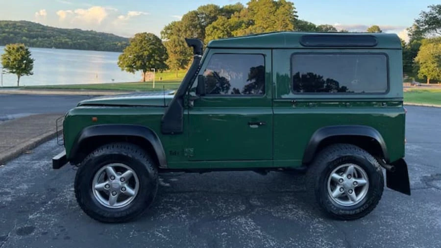 1996 Land Rover Defender 90 - Image 2 of 31
