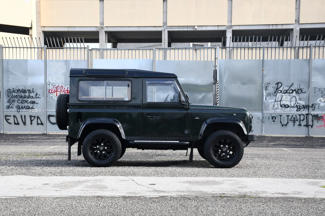 1996 Land Rover Defender 90 - Image 4 of 31