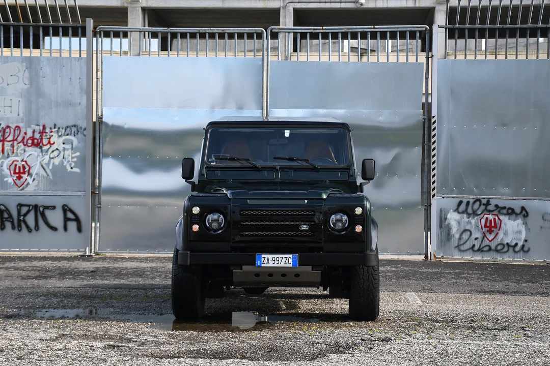1996 Land Rover Defender 90 - Image 2 of 31