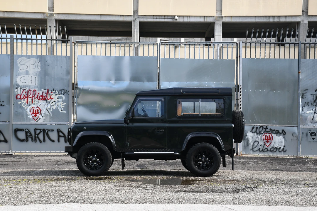 1996 Land Rover Defender 90 - Image 8 of 31