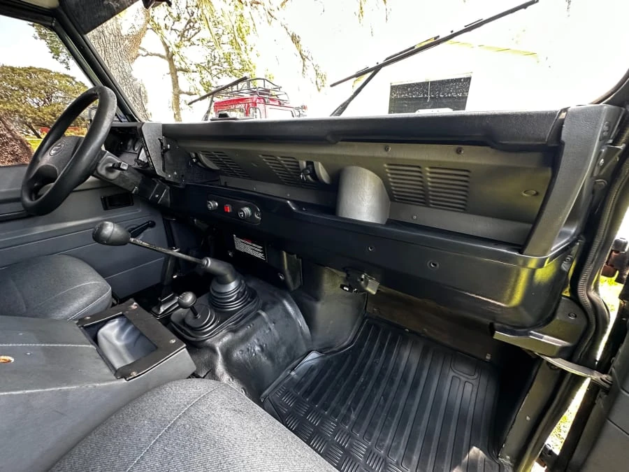 1996 Land Rover Defender 90 - Image 19 of 31