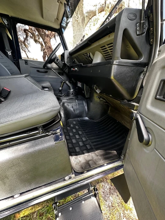 1996 Land Rover Defender 90 - Image 13 of 31