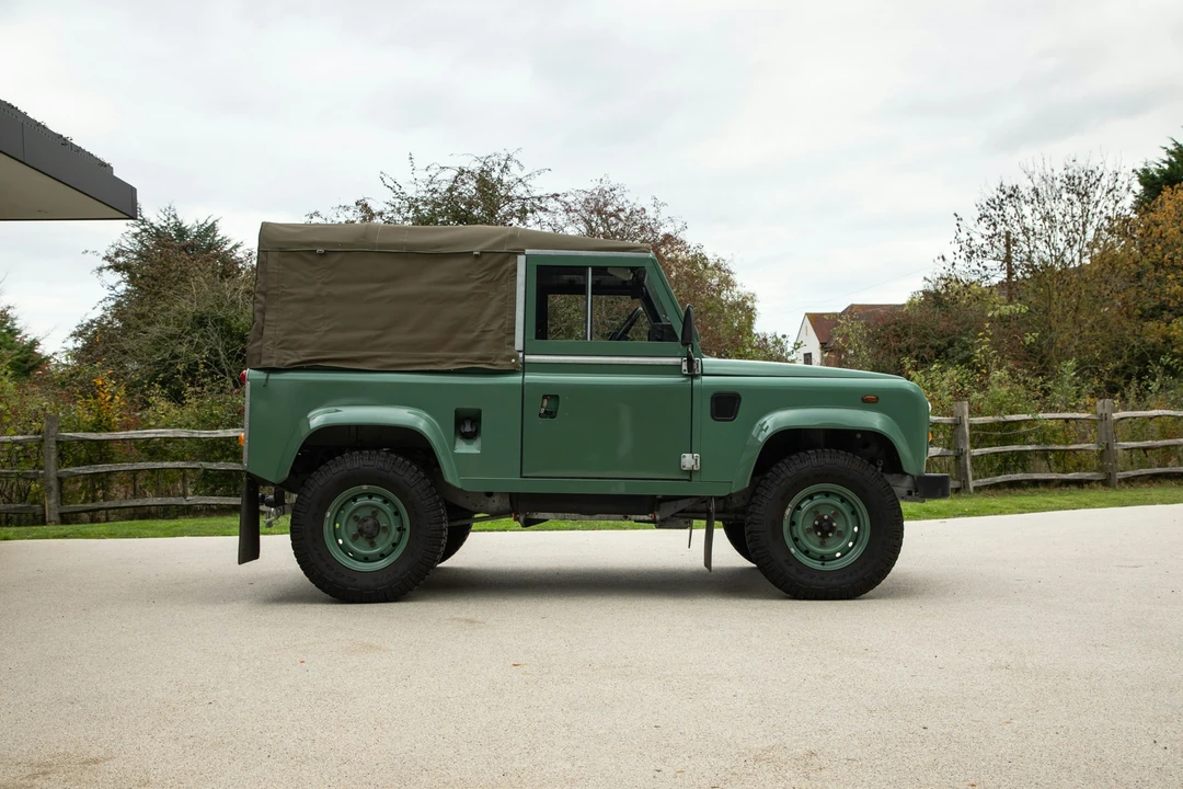 1996 Land Rover Defender 90 - Image 17 of 21