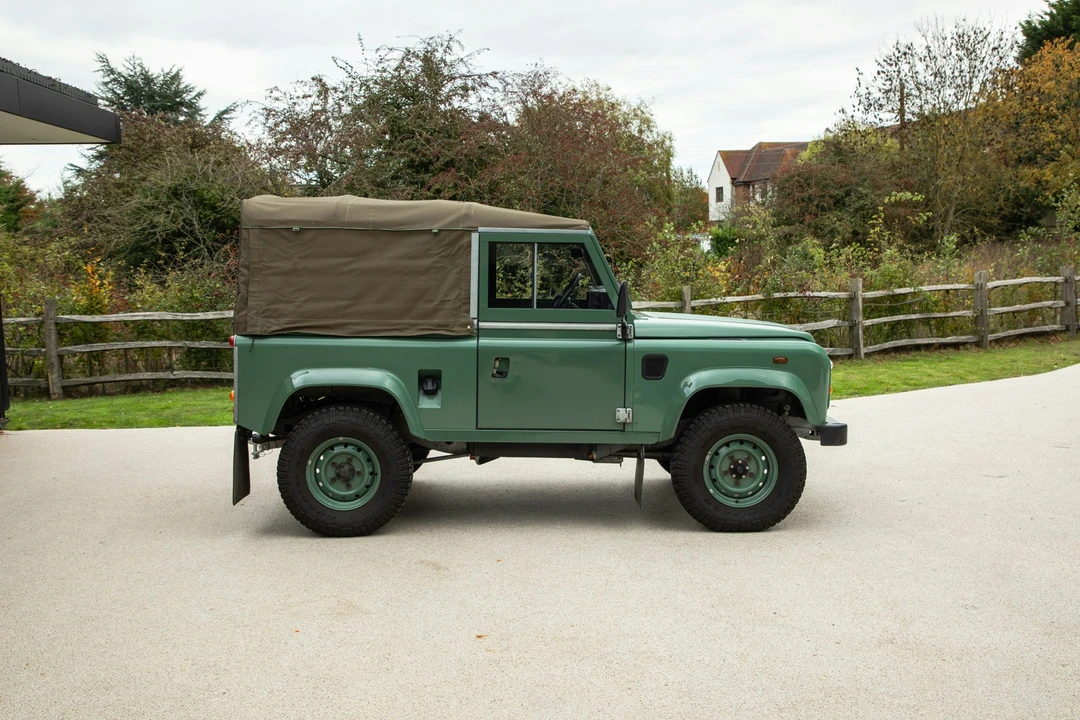 1996 Land Rover Defender 90 - Image 8 of 21