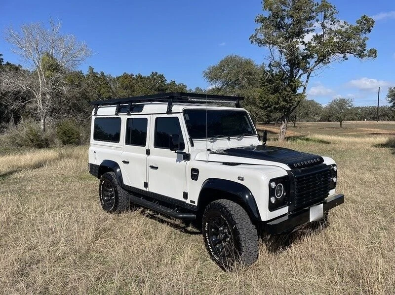1996 Land Rover Defender 110 - Image 5 of 12