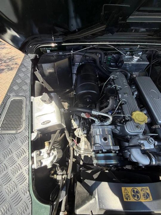 1996 Land Rover Defender 110 - Image 11 of 19