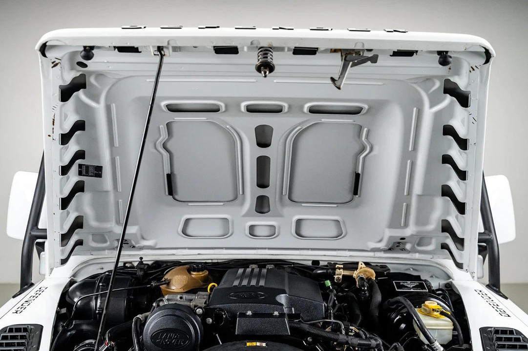 1996 Land Rover Defender - Image 9 of 21