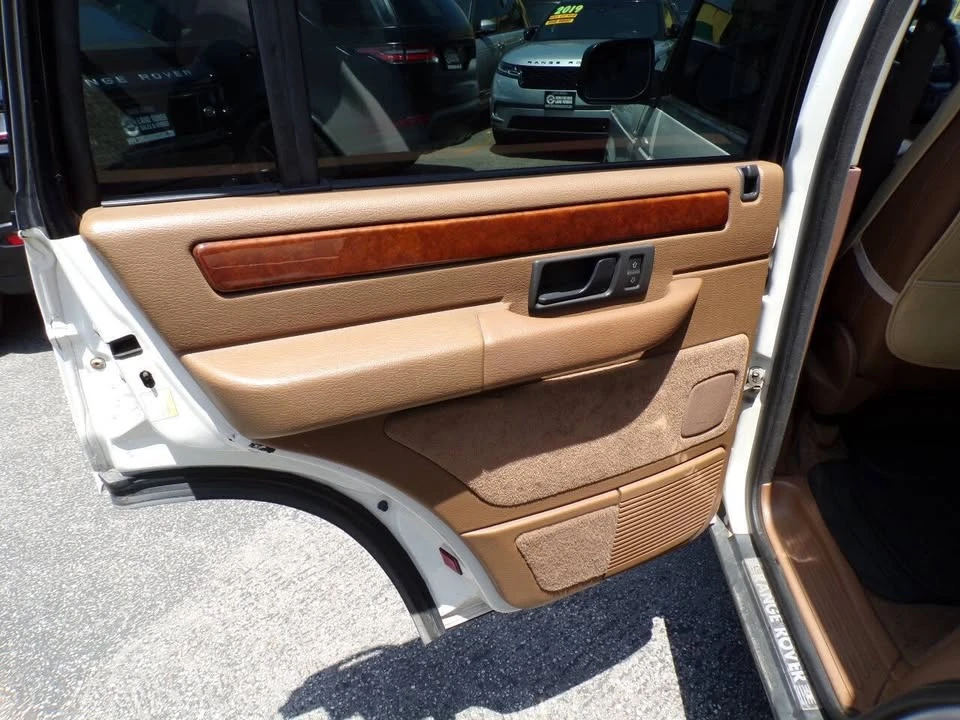 1996 Land Rover Range Rover Classic - Image 15 of 20