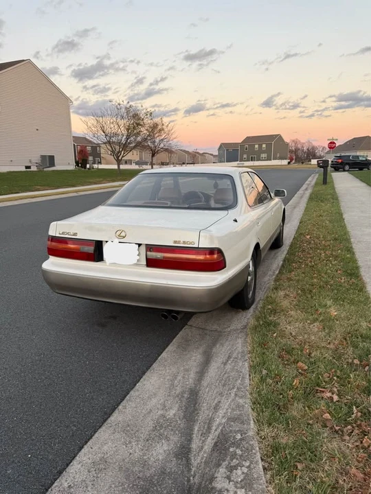 1996 Lexus ES 1st Gen - Image 4 of 4