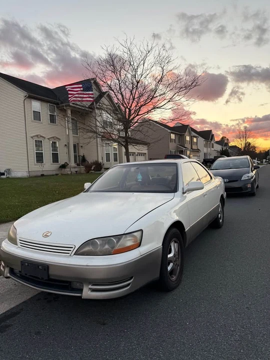 1996 Lexus ES 1st Gen - Image 2 of 4