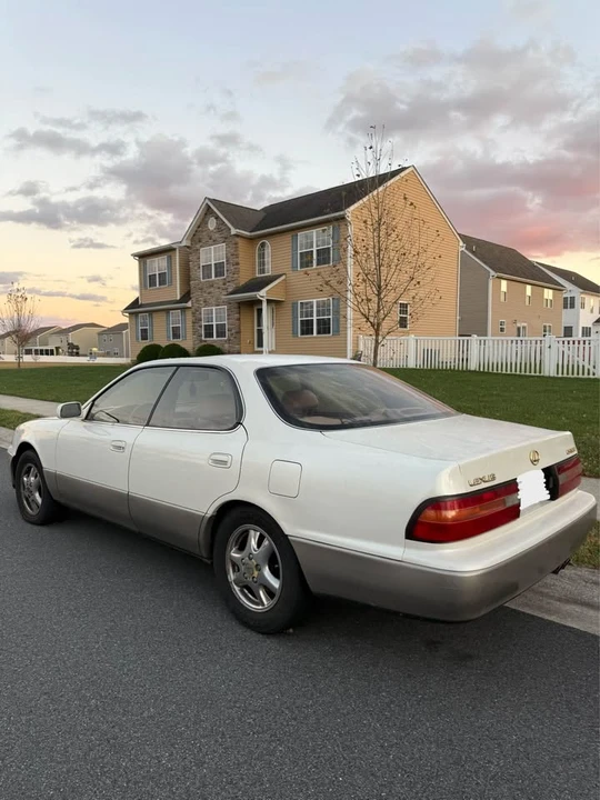 1996 Lexus ES 1st Gen - Image 3 of 4