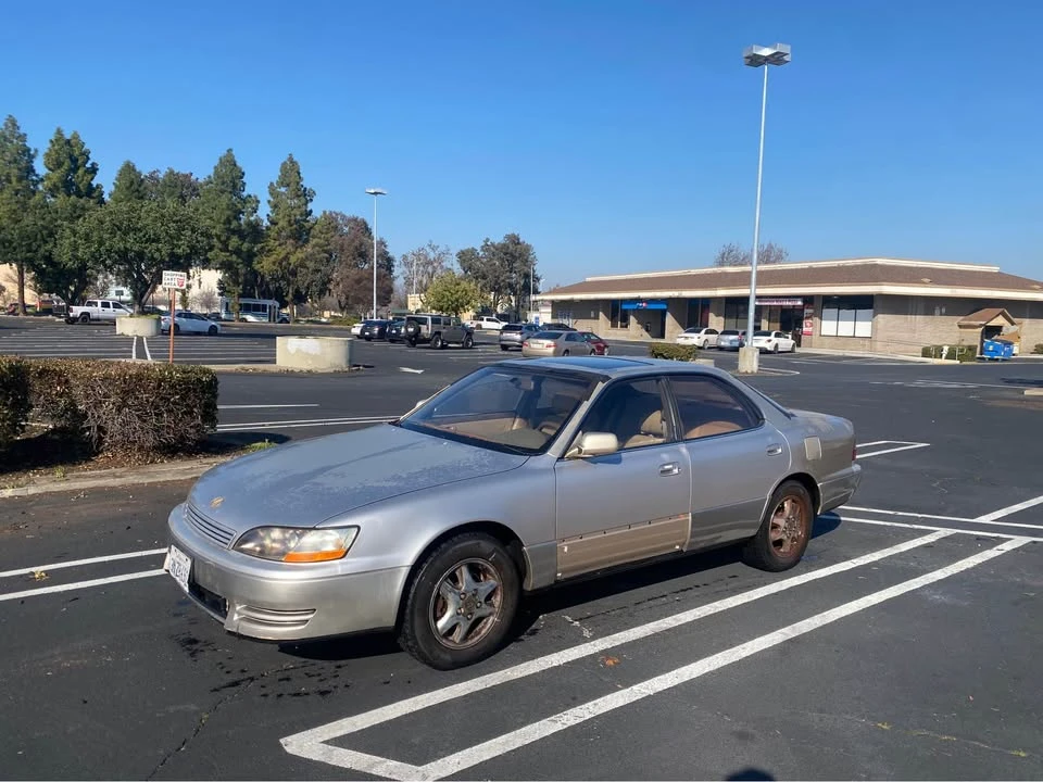 1996 Lexus ES 2nd Gen - Image 3 of 18