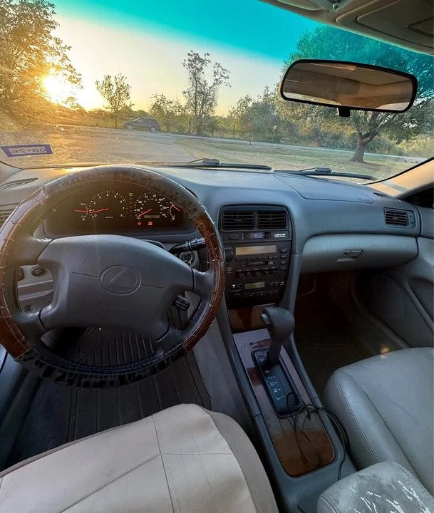 1996 Lexus ES 2nd Gen - Image 2 of 6