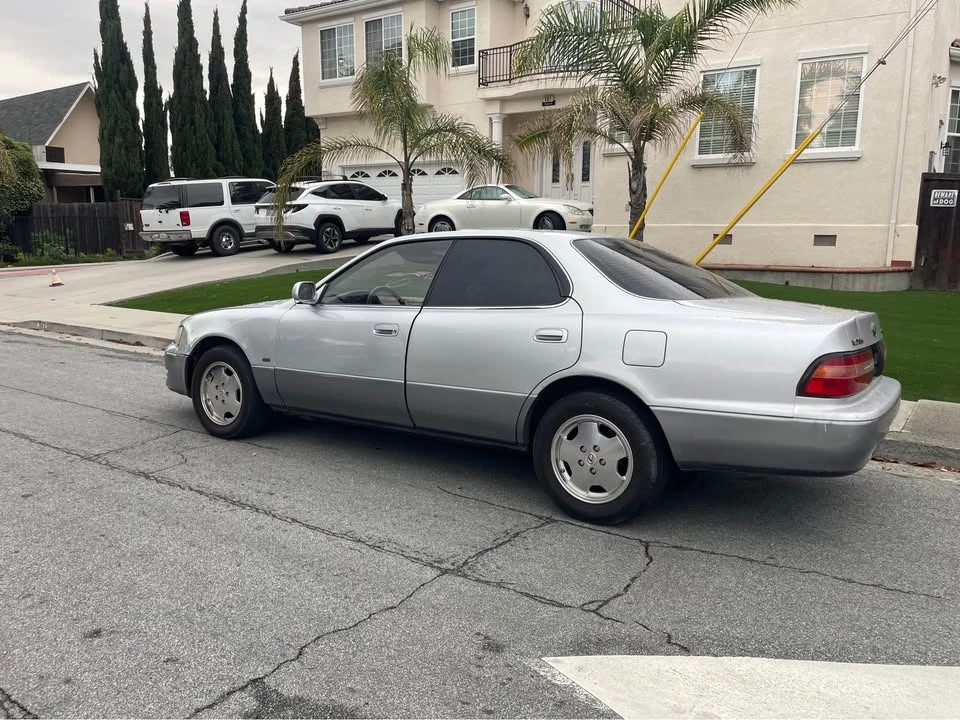 1996 Lexus ES 2nd Gen - Image 3 of 13