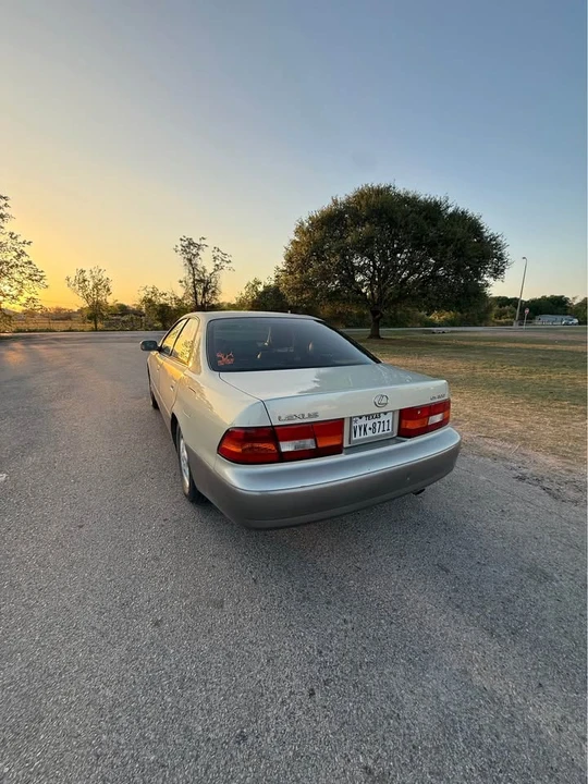 1996 Lexus ES 2nd Gen - Image 5 of 6
