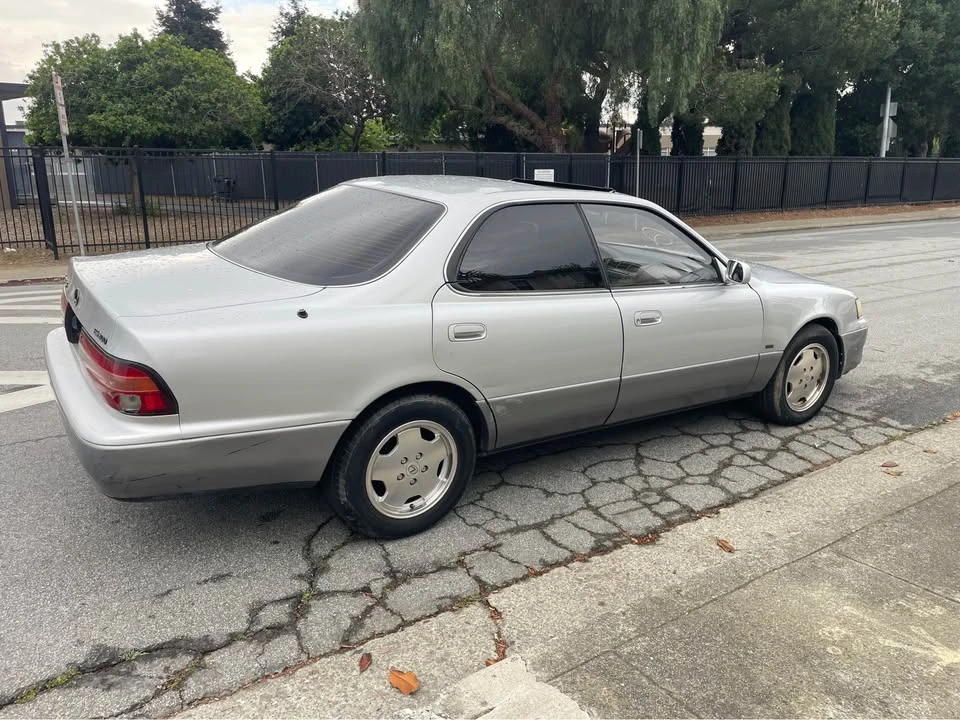 1996 Lexus ES 2nd Gen - Image 3 of 15