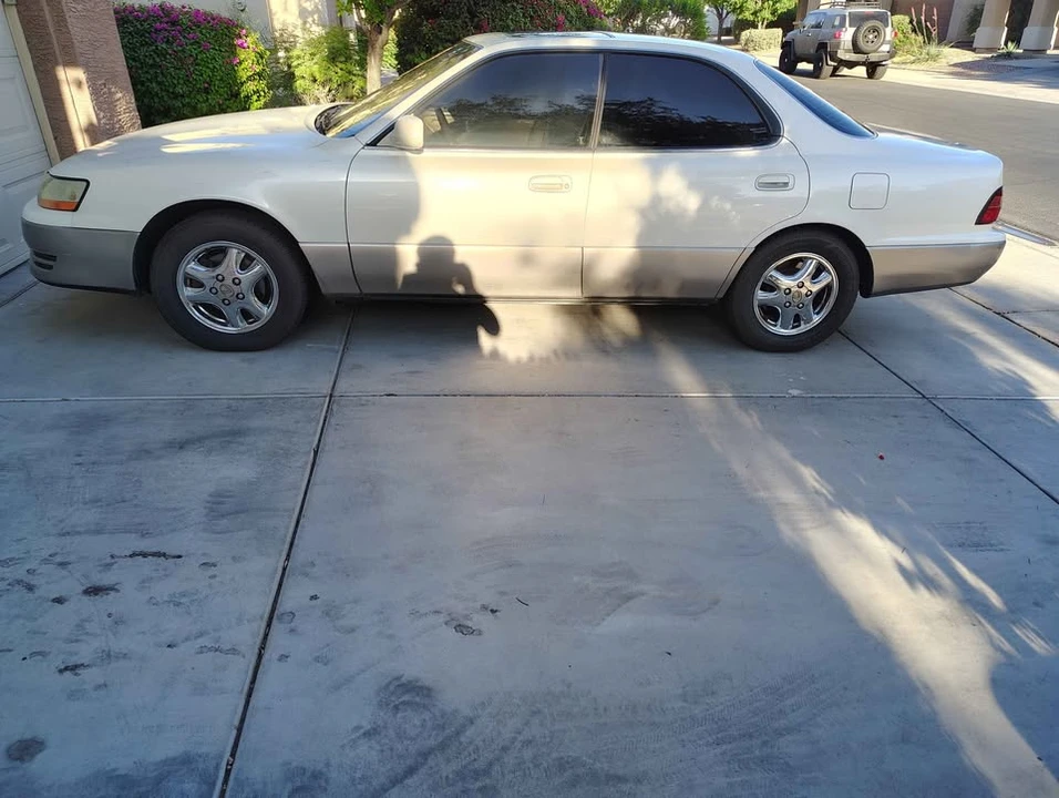 1996 Lexus ES 2nd Gen - Image 2 of 14