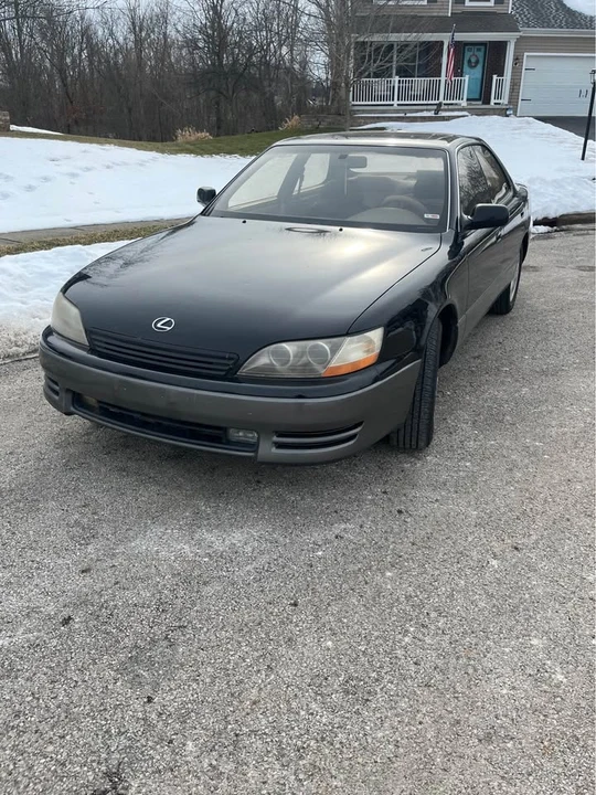 1996 Lexus ES 2nd Gen - Image 2 of 3