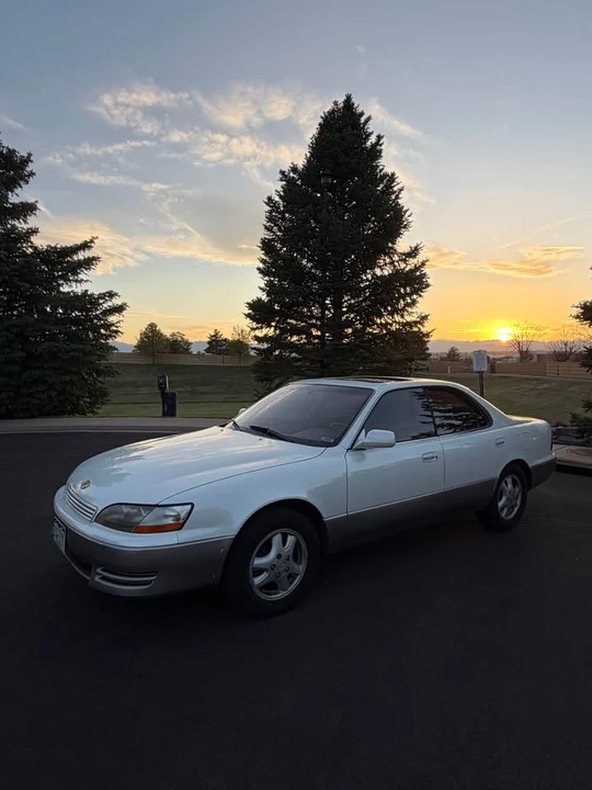 1996 Lexus ES 2nd Gen - Image 3 of 8