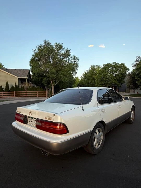 1996 Lexus ES 2nd Gen - Image 4 of 8