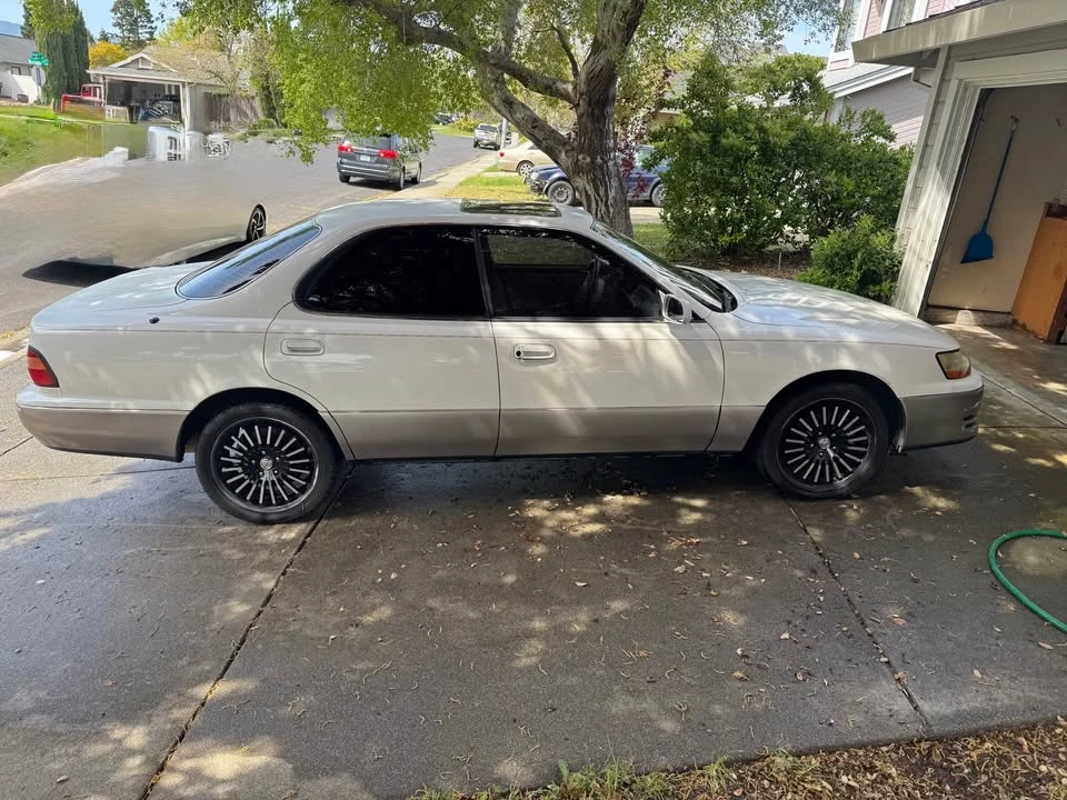1996 Lexus ES 2nd Gen - Image 4 of 6