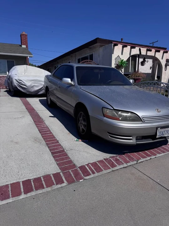 1996 Lexus ES 2nd Gen - Image 2 of 6