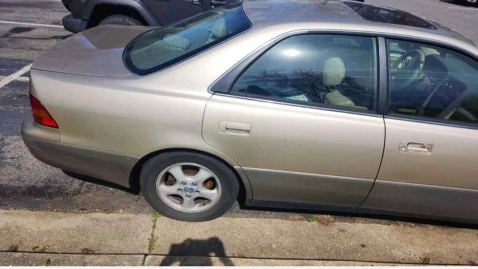 1996 Lexus ES 2nd Gen - Image 4 of 6