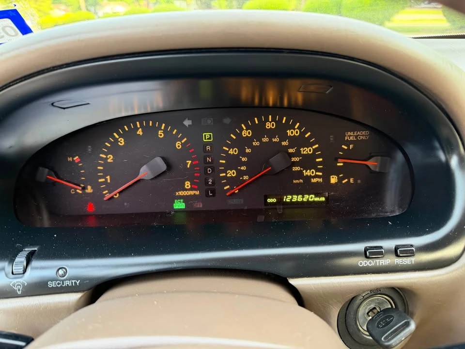 1996 Lexus ES 2nd Gen - Image 10 of 13
