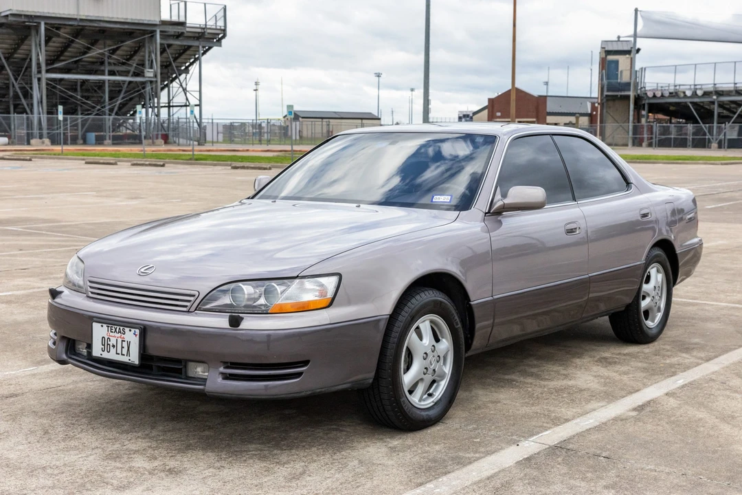 1996 Lexus ES 2nd Gen - Image 2 of 31