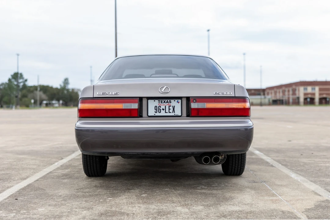 1996 Lexus ES 2nd Gen - Image 5 of 31