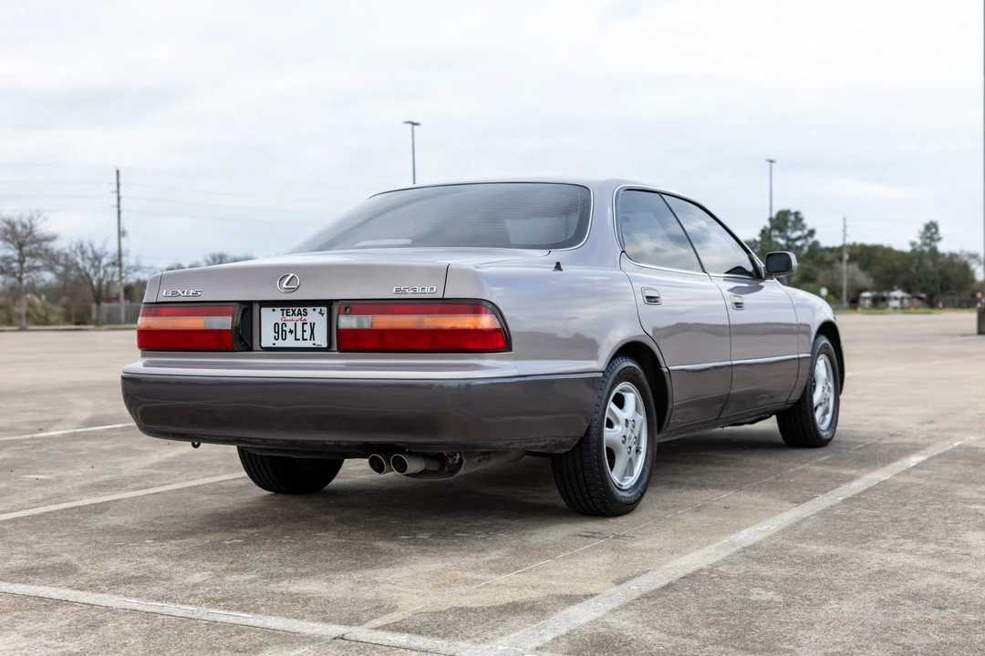 1996 Lexus ES 2nd Gen - Image 7 of 31