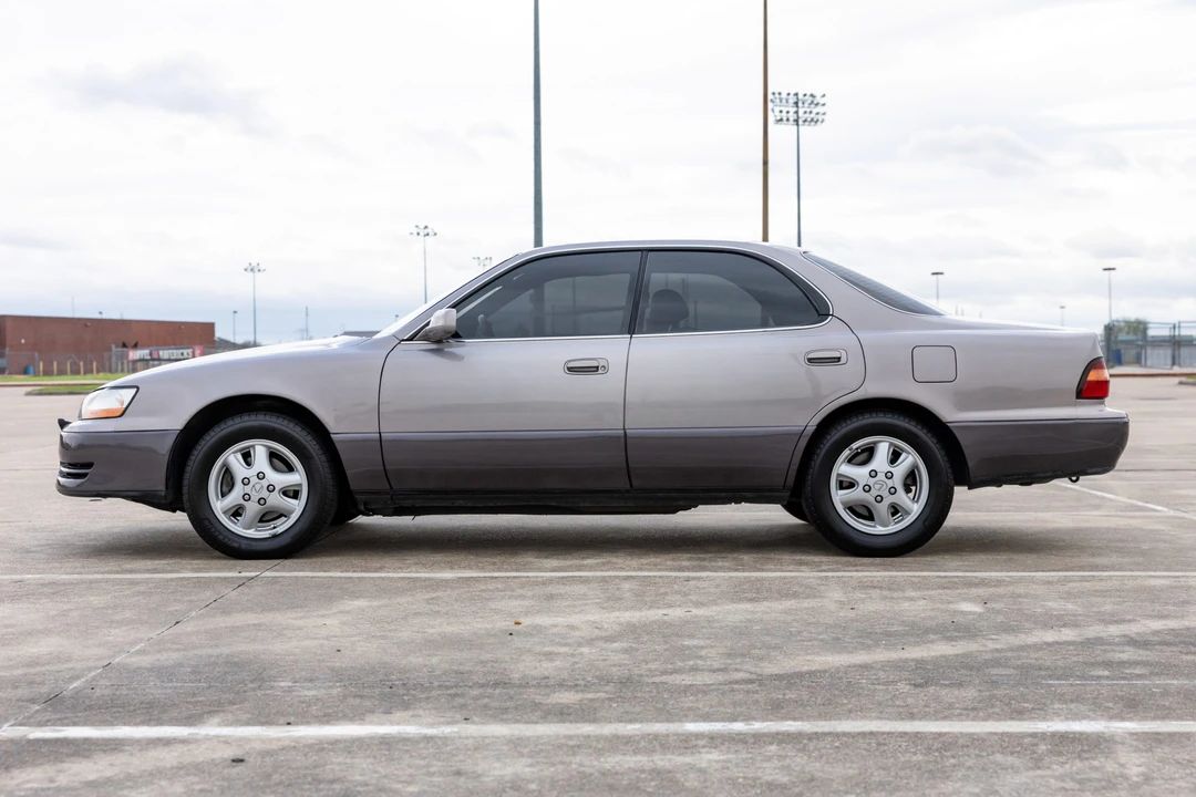 1996 Lexus ES 2nd Gen - Image 3 of 31