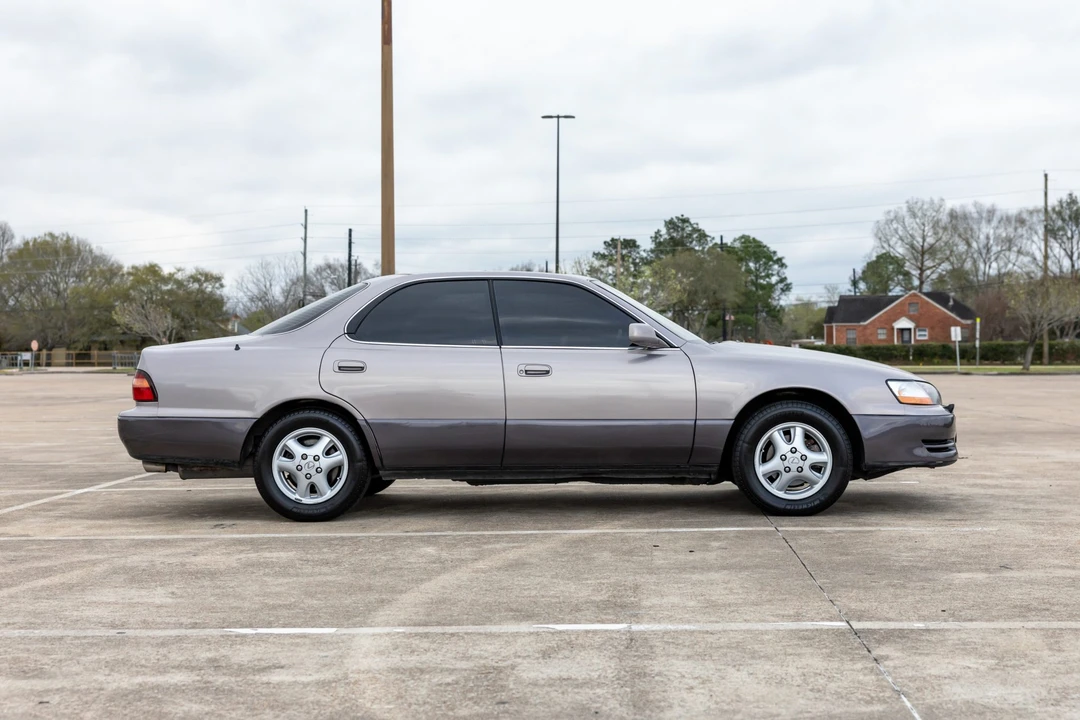 1996 Lexus ES 2nd Gen - Image 8 of 31