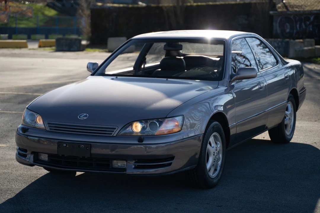 1996 Lexus ES 2nd Gen - Image 2 of 31