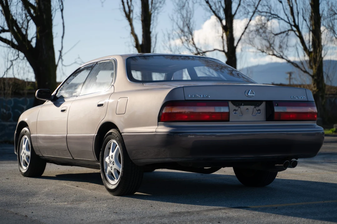 1996 Lexus ES 2nd Gen - Image 20 of 31