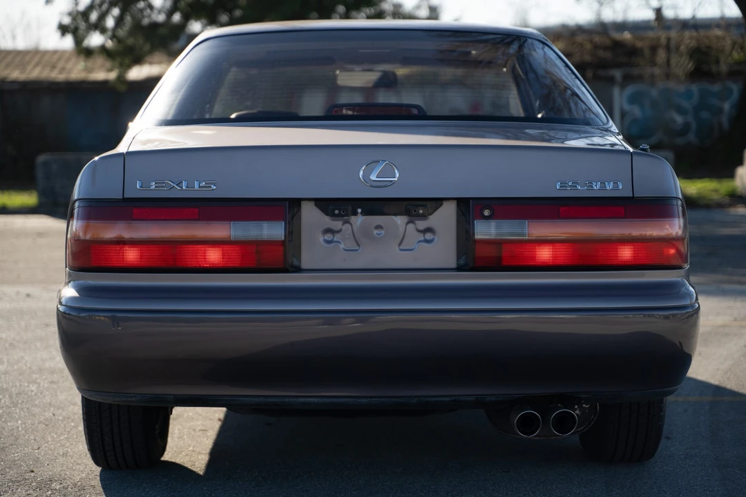1996 Lexus ES 2nd Gen - Image 15 of 31