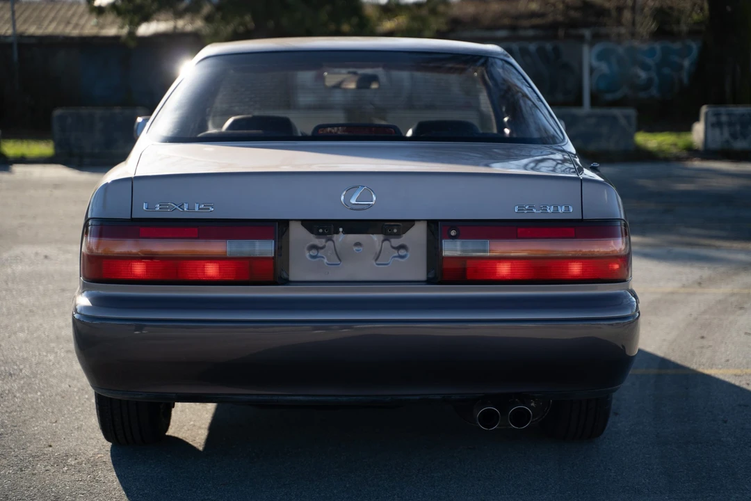 1996 Lexus ES 2nd Gen - Image 14 of 31